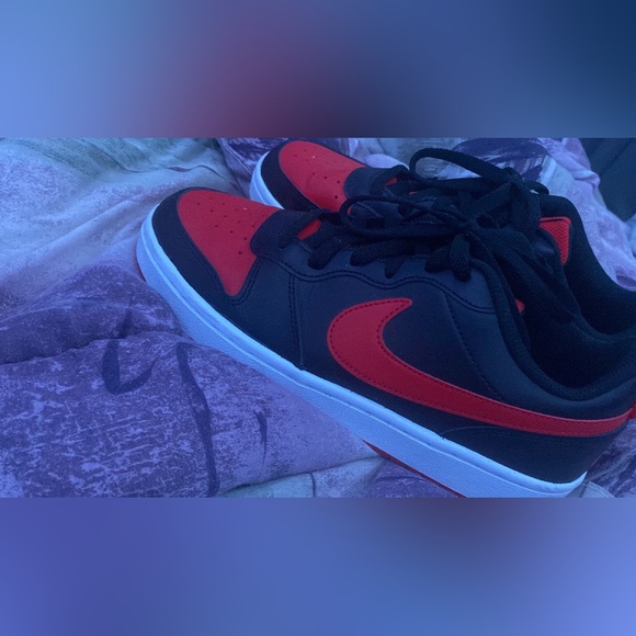 Barley worn black+red Nike Air Force - Picture 1 of 1